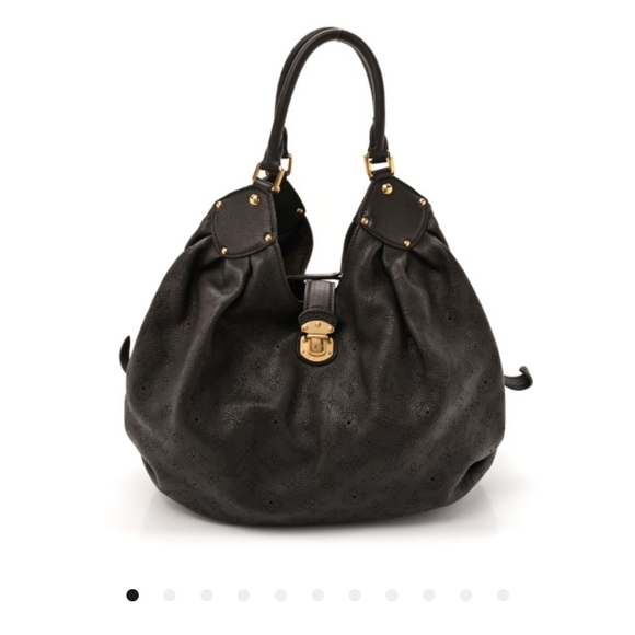 Elegant Black Handbag - Picture 1 of 5